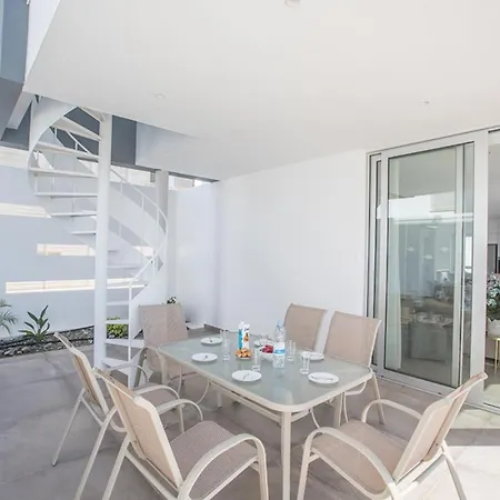 Your Dream Holiday With Private Pool In Most Exclusive Neighbourhood 1697 Villa *